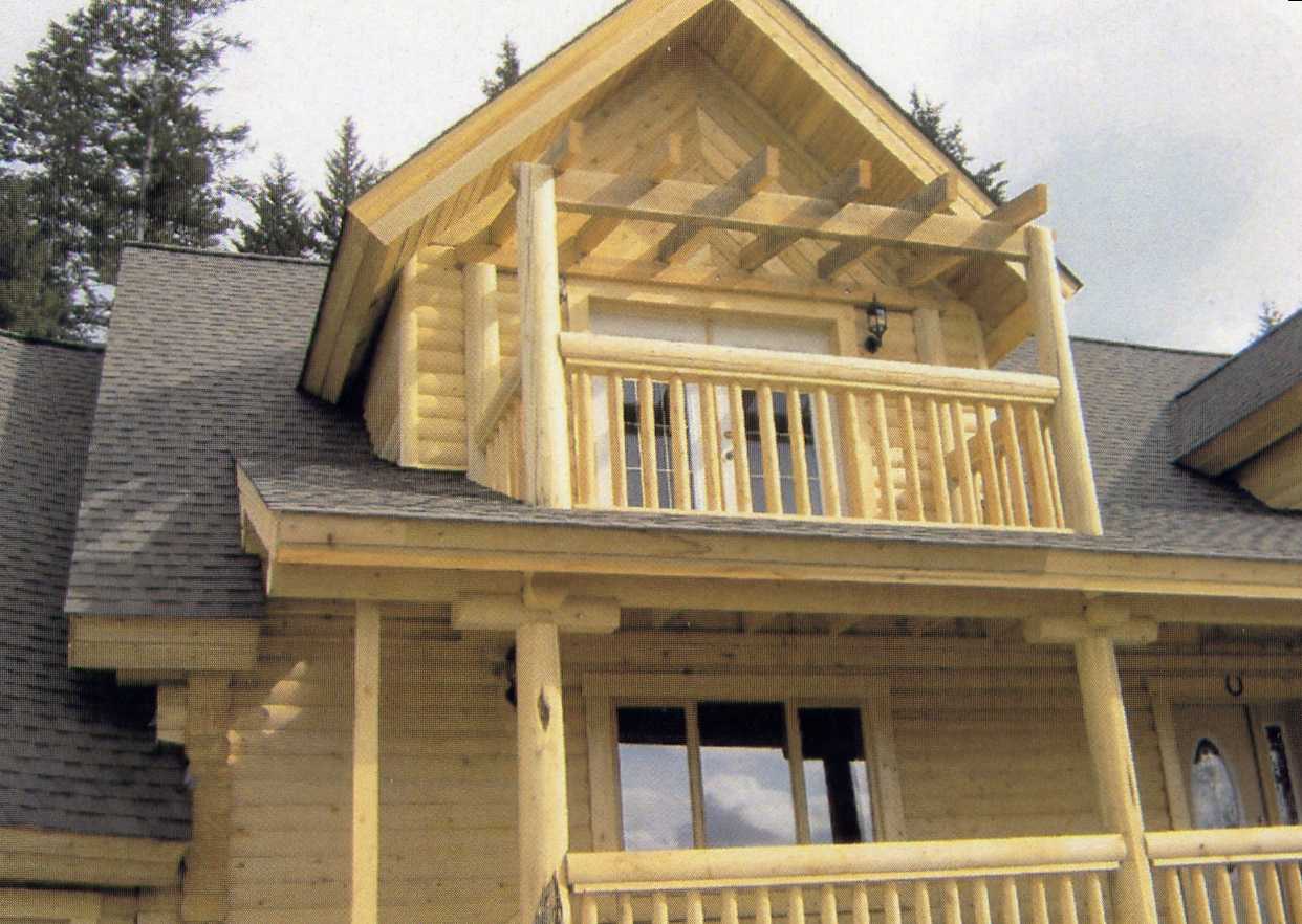 Machined log post & rails w/open deck over covered porch